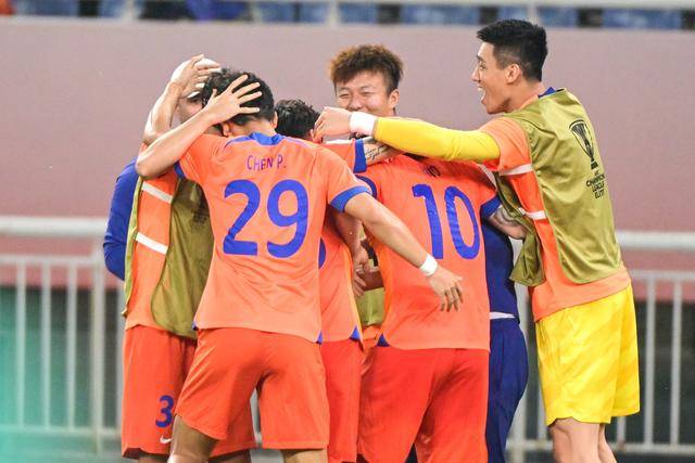 欧冠-迪亚斯头球破门 AC米兰主场1-0热刺