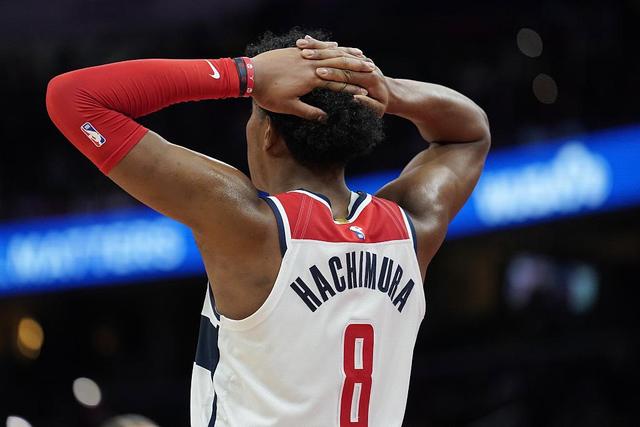 王哲林31+14刘铮16分 上海力克浙江总比分2-2