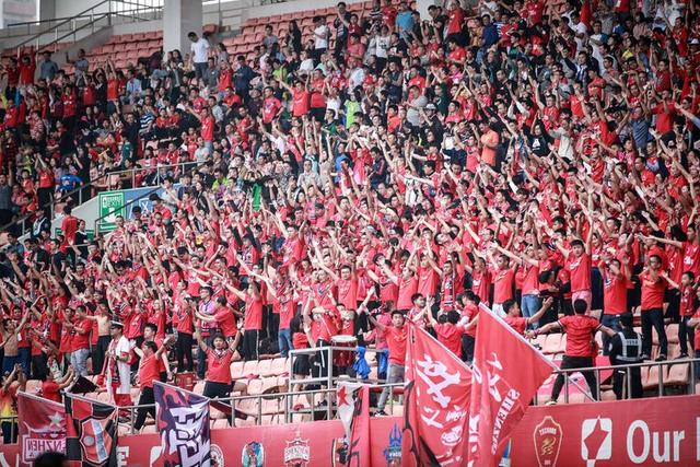 锡安33分鹈鹕负骑士止4连胜 掘金送热火4连败